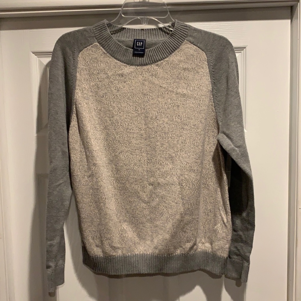 Gap sweater - size medium- gray